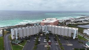 デスティンにあるEmerald Oasis, Emerald Oasis- Gulf Front, Great for Families and Close to Destin Harbor!のギャラリーの写真
