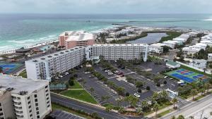 デスティンにあるEmerald Oasis, Emerald Oasis- Gulf Front, Great for Families and Close to Destin Harbor!のギャラリーの写真