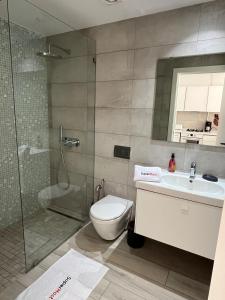 Ένα μπάνιο στο Appartement Cozy B15