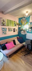 Χώρος καθιστικού στο F2 entier 30m2 à La Porte d'Italie