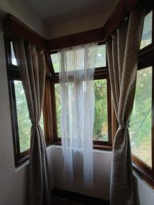 Foto dalla galleria di Hotel Sakura Mountain View 10 mins from Mall Road a Darjeeling