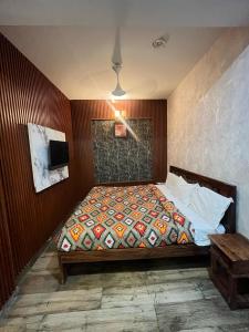 Postel nebo postele na pokoji v ubytování Hotel Lagoon Inn - Malviya Nagar