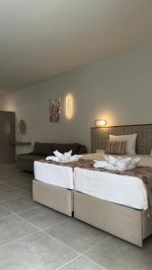 Φωτογραφία από το άλμπουμ του Costas & Chrysoula  στον Πλακιά +57 φωτογραφίες