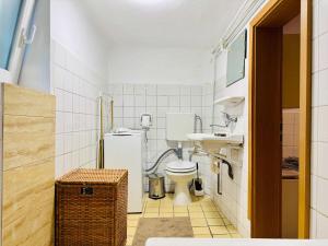 Et badeværelse på Joy City Stay Nemoianu 8D + 41 billeder