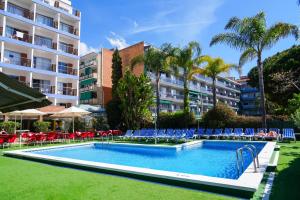 Bazén v ubytování htop Palm Beach & SPA #htopEnjoy nebo v jeho okolí