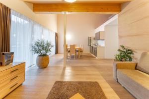 Kuchyň nebo kuchyňský kout v ubytování Aparthotel Alpinresort Damüls