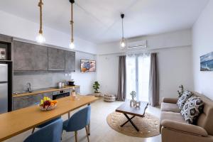 Χώρος καθιστικού στο Atop gold luxury suites