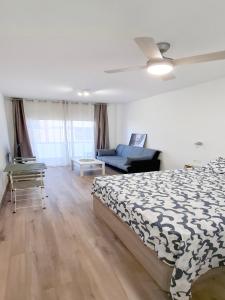 Posteľ alebo postele v izbe v ubytovaní Alisio 51 Playa de las Canteras