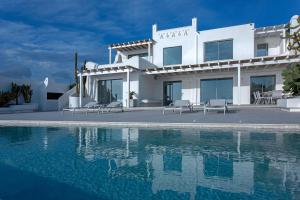 Fotografie z fotogalerie ubytování Super Luxury Mykonos Villa Villa Saorsa 5 Bedroom Infinity Pool Panoramic Sea And Sunset Views Euaggelistraki v destinaci Dexamenes