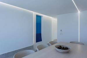 Fotografie z fotogalerie ubytování Super Luxury Mykonos Villa Villa Saorsa 5 Bedroom Infinity Pool Panoramic Sea And Sunset Views Euaggelistraki v destinaci Dexamenes