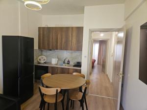 Η κουζίνα ή μικρή κουζίνα στο Renovated beautiful apartment