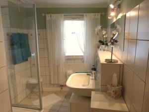 O baie la Ferienhäusel am Malerweg mit Terrasse +19 fotografii