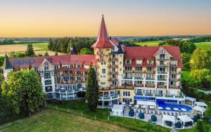 Bazén v ubytování Meiser SPA Resort nebo v jeho okolí
