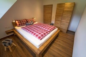Postel nebo postele na pokoji v ubytování Nichtraucher-ferienwohnung, 60qm