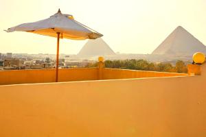 Üldine mäevaade või majutusasutusest Grand Golden Pyramids View Hotel pildistatud vaade
