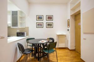 Kuchnia lub aneks kuchenny w obiekcie Cozy Loft @ Monti