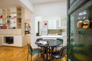 Kuchnia lub aneks kuchenny w obiekcie Cozy Loft @ Monti