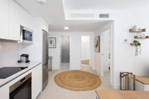 Køkken eller tekøkken på URBAN COMFORT - Pool & Parking