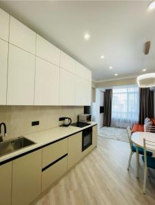 Η κουζίνα ή μικρή κουζίνα στο Discovery Asanbai