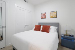 Ένα ή περισσότερα κρεβάτια σε δωμάτιο στο Unit 2 Cozy One bed in the heart of Dc