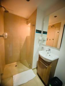 Vannituba majutusasutuses Hotel Metropolis Plaza Cali