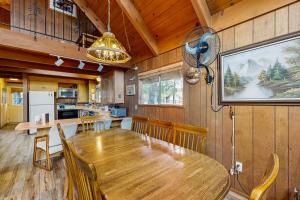 Η κουζίνα ή μικρή κουζίνα στο Allen Edgewater Retreat