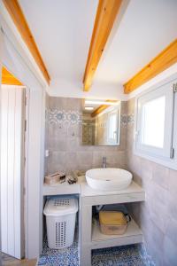 Ένα μπάνιο στο DENIS Summer Living +16 φωτογραφίες