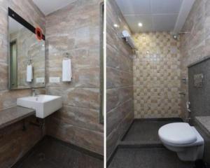 Koupelna v ubytování Hotel Bharat Stay A Family Hotel - Delhi Airport + 16 fotografií