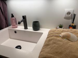 Зображення з фотогалереї помешкання Ocean View Suite near Sky Lagoon у Рейк'явіку