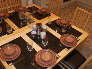 Joogid majutusasutuses The Newborough sleeps 8 Apartments