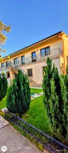 Κήπος έξω από το Vila Bulgaru