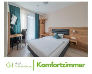 Postel nebo postele na pokoji v ubytování Hotel Gute Hoffnung Pforzheim