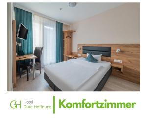 Postel nebo postele na pokoji v ubytování Hotel Gute Hoffnung Pforzheim