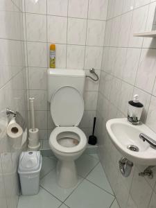 Kúpeľňa v ubytovaní Marcell Apartman