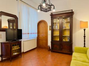 A television and/or entertainment centre at Casa Caterina