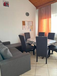 Posedenie v ubytovaní Marcell Apartman