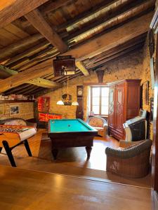 Τραπέζι μπιλιάρδου στο Art & Relaxation Manor Spa, Billiards & Pinball