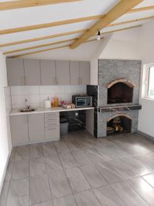 Dapur atau dapur kecil di Apartmani NECA Zlatar