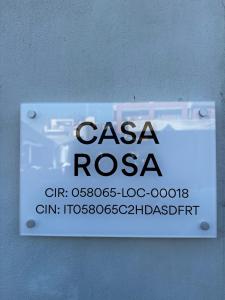 Certificato, attestato, insegna o altro documento esposto da Casa Rosa