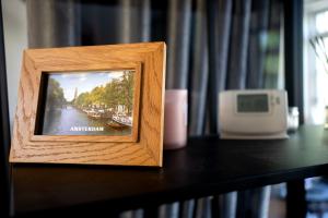 Fotografie z fotogalerie ubytování Your own floor in authentic picturesque dikehouse v destinaci Amsterdam + 28 fotografií