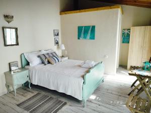 Photo de la galerie de l'établissement Νοσταλγός-Πέτρινο σπίτι με θέα στο Αιγαίο, à Skopelos