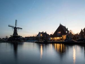 WoudsendHoliday home in the lake district area, Friesland的相册照片