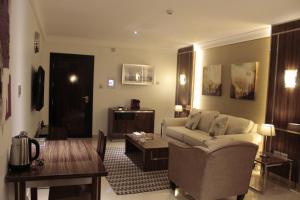 A seating area at Tio Sea Resort