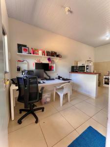 Η κουζίνα ή μικρή κουζίνα στο Apartamento mobiliado em Ji-Paraná para Rondônia Rural Show