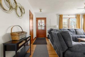 Fotografie z fotogalerie ubytování Harvest Haven- Cozy Downtown Winnebago Retreat v destinaci Rockford