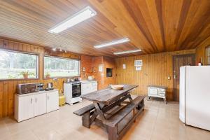 Η κουζίνα ή μικρή κουζίνα στο Cabana do Pomar | Campo Magro | 20min de Curitiba | C228