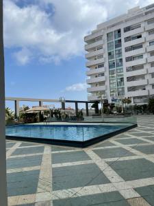 Bazén v ubytování Appartement vue Mer Tanger Boulevard nebo v jeho okolí