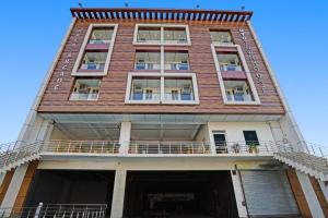 Fotografie z fotogalerie ubytování Townhouse Hotel The Rasa A Premium Park Near Onyx Mall Vasundhara v destinaci Ghaziabád