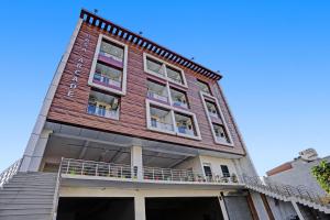 Fotografie z fotogalerie ubytování Townhouse Hotel The Rasa A Premium Park Near Onyx Mall Vasundhara v destinaci Ghaziabád