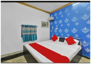 Gallery image of PREMIUM THE BEST HOTEL Near Railway Station - Wifi and Fully Air Conditioning Room - Prime Location - Room Service and Excellent Customer Service Awarded in Bādshāhnagar